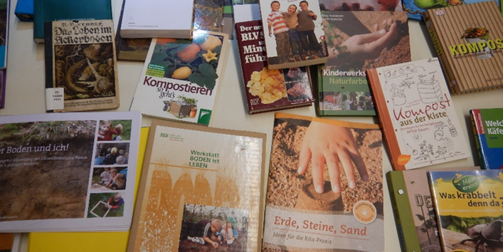 Auswahl von Literatur- und Arbeitsanregungen zu den Themen Bodenmaterial, Bodenleben und Bodenfarben
