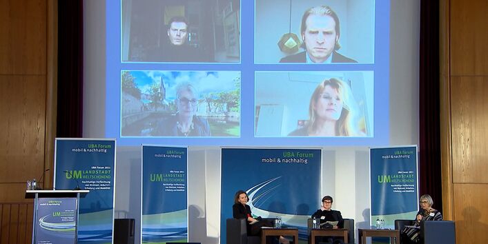Das Bild zeigt eine Diskussionsrunde des UBA-Forums 2021