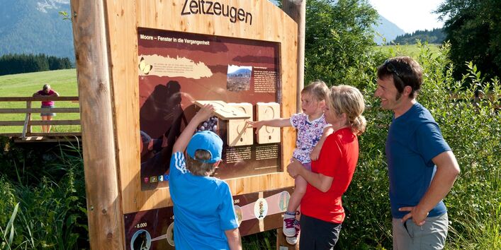 Station Zeitzeugen im Moor-Erlebnis-Pfad Inzeller Filzen