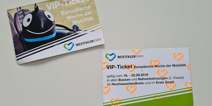 ÖPNV-Ticket mit Maskottchen Edgar berechtigt zur kostenlosen Fahrt während der EMW
