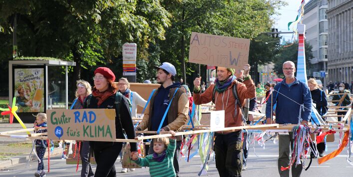 Die größte „Gehzeug“-Parade der Welt in Leipzig