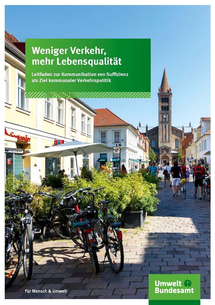 Fahrräder in einer Einkaufsstraße