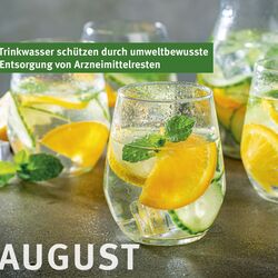 Foto von Gläsern gefüllt mit Wasser, Zitronenscheiben und Minzblättern, darüber Text: Trinkwasser schützen durch umweltbewusste Entsorgung von Arzneimittelresten
