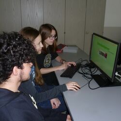 Das Bild zeigt die Nominierung des Leibniz-Gymnasium Dormagen mit dem Projekt „Mit IoT zu einer klimafesten Stadt“