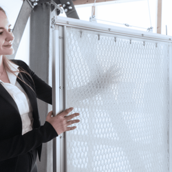 Das Bild zeigt die Nominierung der Universität Stuttgart / Technologie-Transfer-Initiative GmbH (HydroSKIN TGU) mit dem Projekt „HydroSKIN - Gebäudefassadenelemente gegen Hochwasser und Hitze“,