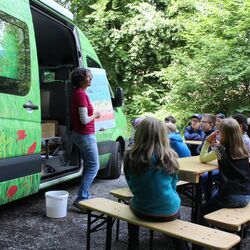 Umweltmobil "Grashüpfer" am Museum