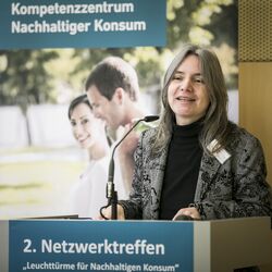 Frau Dr. Bettina Rechenberg am Rednerpult