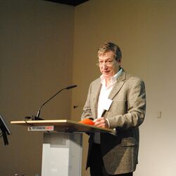 Dr. Harry Lehmann on a speaker's desk