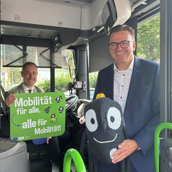 zwei Landräte im Bus