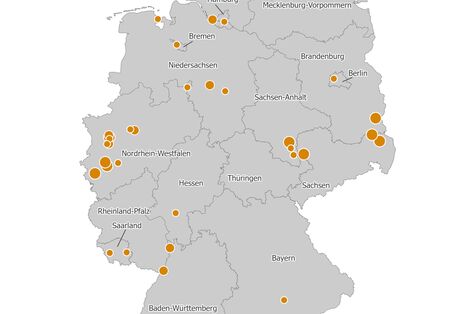 Die Karte zeigt die räumliche Verteilung der PRTR-berichtspflichtigen Wärmekraftwerke und anderen Verbrennungsanlagen unter Angabe der jeweiligen Schwefeloxid-Emissionsmengen in die Luft für das Berichtsjahr 2024.