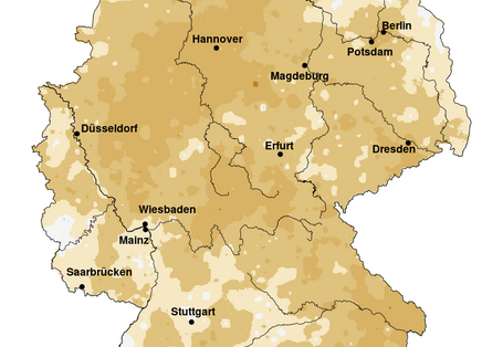 Deutschlandkarte: Im Vergleich zum Normalwert 1971-2000 liegen die Niederschläge in Deutschland fast überall deutlich tiefer. Weite Teile Deutschlands zeigen zwischen 15 und 40 Prozent Defizit, einen Überschuss zeigen nur kleine Bereiche, vorwiegend im Südwesten Deutschlands sowie an den Küsten. Die Spanne reicht dabei von -49 % bis +25%. 