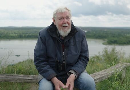 Michale Succow sitzt im grünen