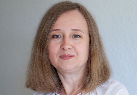 Das Bild zeigt die ukrainische Forschungsstipendiatin Dr. Olena Matukhno.