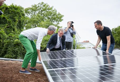 Das Bild zeigt die Nominierung der Heinz Ewald GmbH Bedachungen mit dem Projekt „Intensive Dachbegrünung - Retentionsdach als Regenwassermanagement“.
