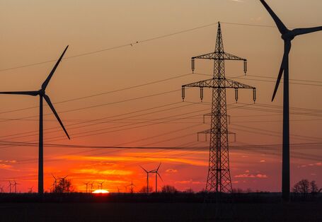 Windräder im Sonnenuntergang