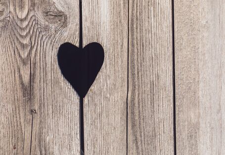 Toilettentür mit Herz