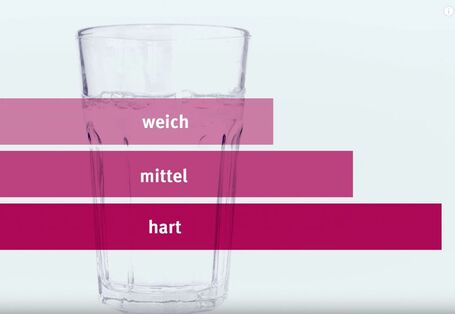 Screenshot aus dem Film: Drei Wasserhähne