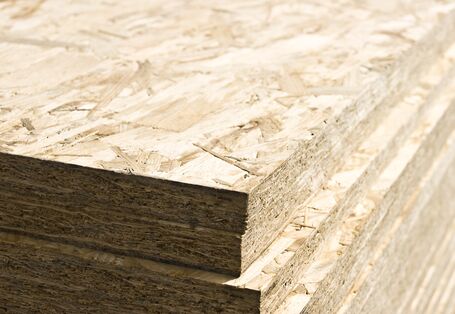 Gronspanplatten gestapelt