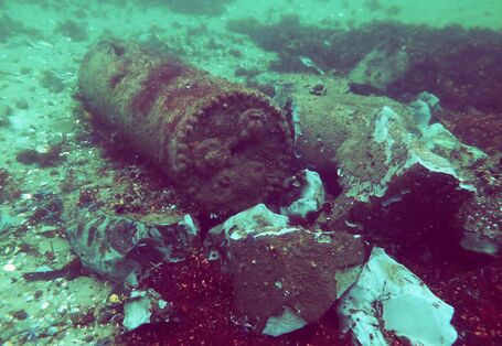 Mine mit TNT im Meer