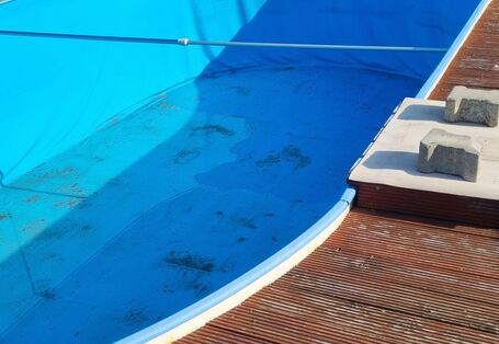 Entleerter Pool
