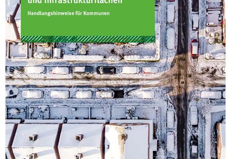 Wohnsiedlung im Winter von oben