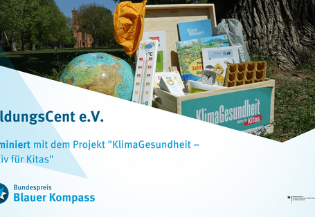 Auf dem Biöd ist die KitaKlimaKiste mit Materialien, wie einem Globus zu sehen.