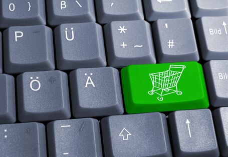 Computertastatur mit grüner Taste