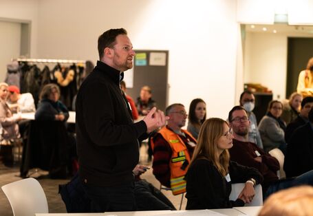 Patrick Daude (Stuttgart) und Teilnehmende