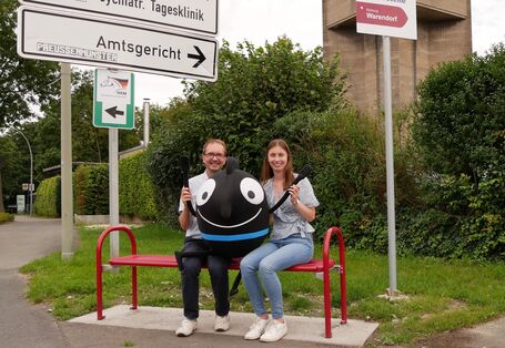 Edgar  auf der Mitfahrbank