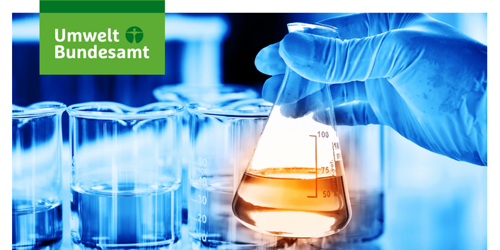 Das Einstiegsbild für den Newsletter zeigt eine Laborsituation