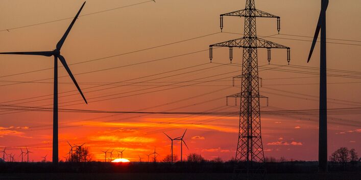 Windräder im Sonnenuntergang