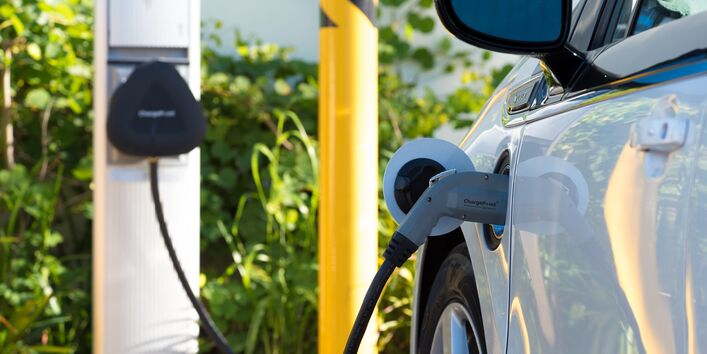 Elektroauto an der Ladestation