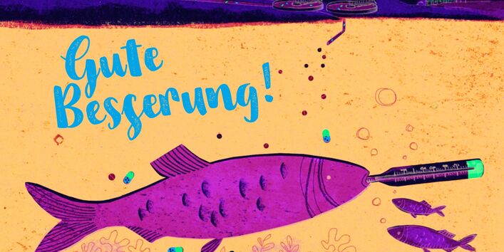 ein Fisch schwimmt im Wasser, im Maul hat er ein Fieberthermometer. Unten am Meeresboden liegt Arzeneimüll