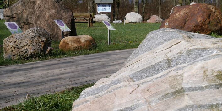 Blick auf den Gesteinsgarten