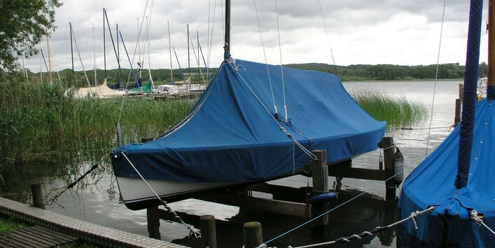 Selbstgebaute Bootshebeanlage für kleine Jollen, Ratzeburger See