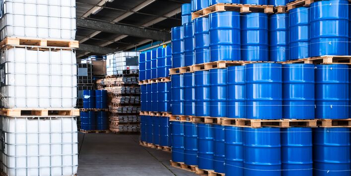 Flüssigkeitstanks und Chemikalien