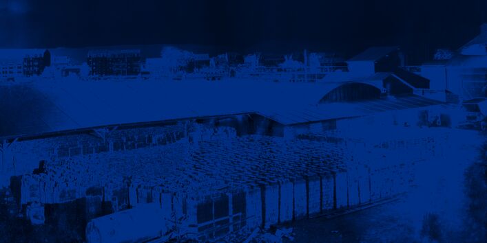 Koksstapel im Außenbereich der Müllverbrennungsanlage