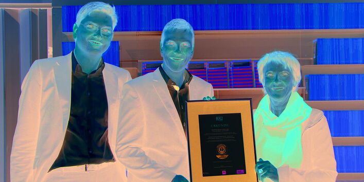 Michael Kusche, Produktionsleitung Reclam Verlag, Dr. Wolfgang Kattanek, Geschäftsführer Reclam und Maria Krautzberger, Präsidentin Umweltbundesamt