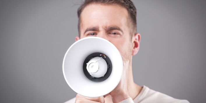 Viele Menschen sind täglich hohen Schallpegeln ausgesetzt. Dies kann Auswirkungen auf die Gesundheit haben.