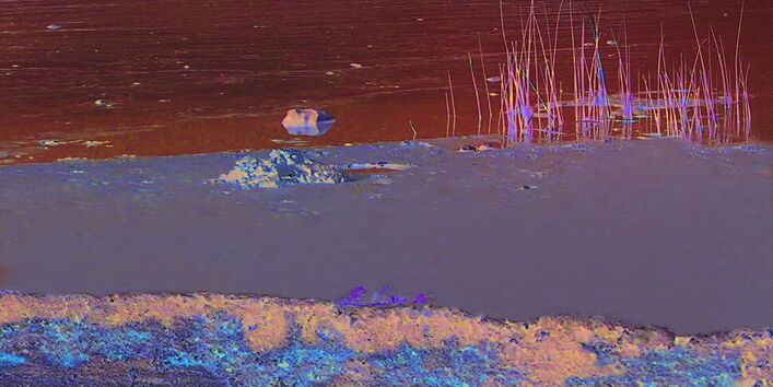 Bildmontage des Wattbodens mit einzelnen Bodenschichten im Untergrund