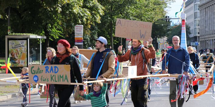Die größte „Gehzeug“-Parade der Welt in Leipzig