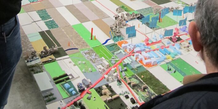 Modell der Ortslage beim Partizipationsworkshop, welches vom Projektteam und den Bürgern aus Brockwitz gemeinsam gestaltet wurde. Bild: Projektteam HUeBro 