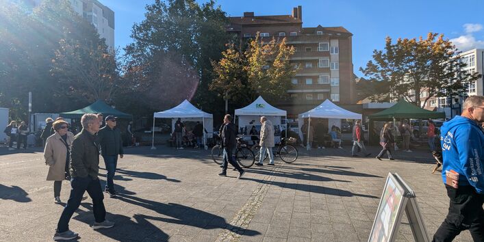 Das Bild zeigt die Teilnahme von grün&bunt am Erntedankfest mit ingsgsamt 5 Themenständen
