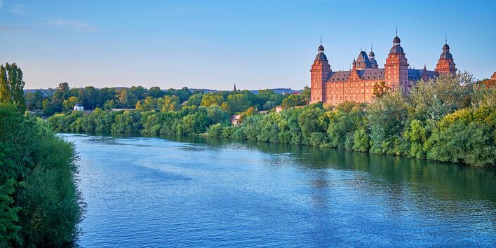 Schloss Johannisburg mit Main